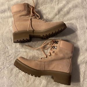 Timberland light pink suede like, lace up boot, size 6